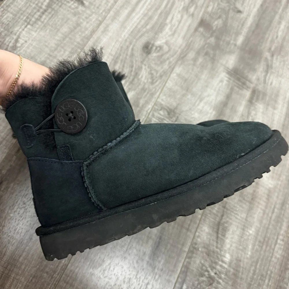 UGG Mini Bailey Button II Boots Black Size 6